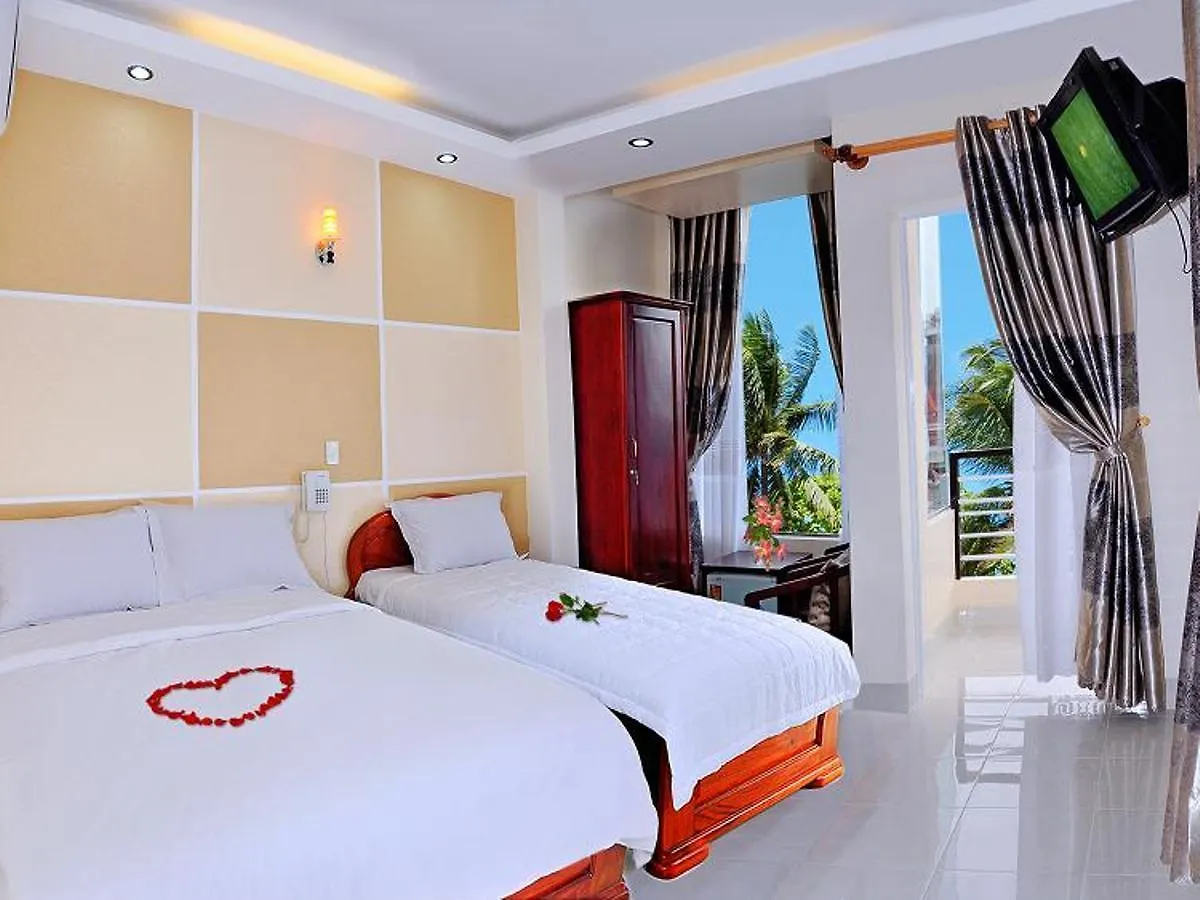 Apus Inn Nha Trang 2*,