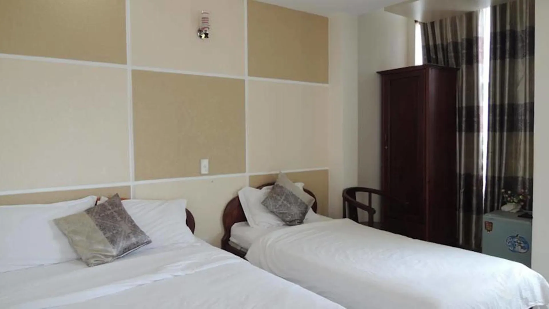 Apus Inn Nha Trang 2*,